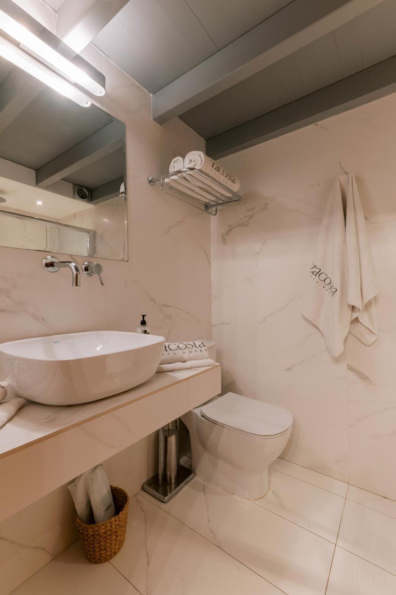 Zacosta Bed & Breakfast 4*